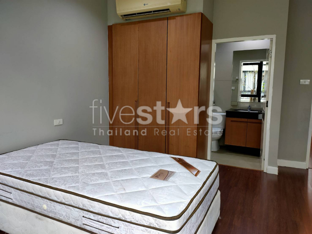 House in compound near BTS Thonglor, photo 13