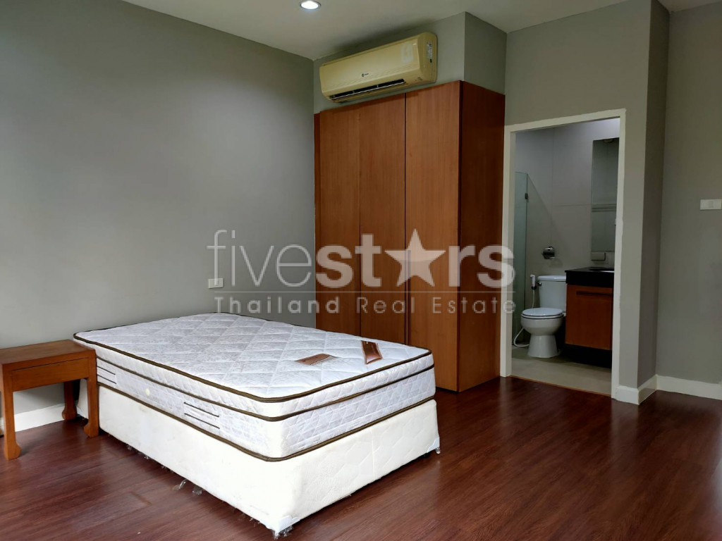 House in compound near BTS Thonglor, photo 14