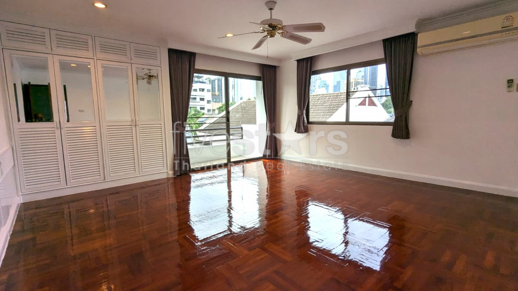 Detached house in a quiet neighborhood of Sukhumvit, near Thonglor, photo 12