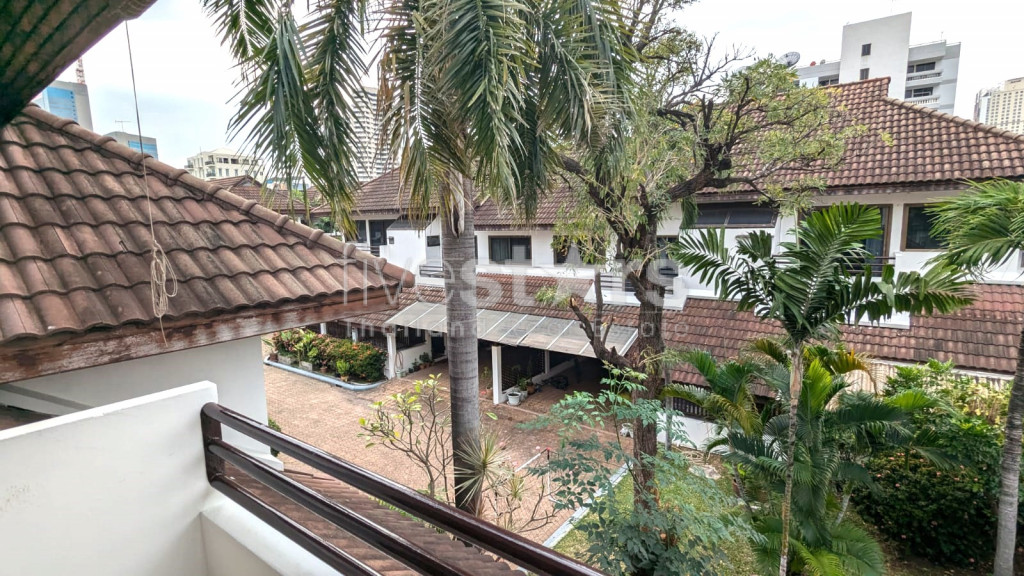 Detached house in a quiet neighborhood of Sukhumvit, near Thonglor, photo 13