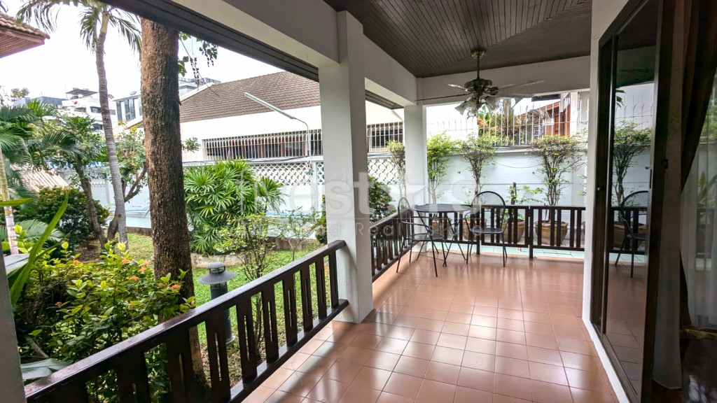 Detached house in a quiet neighborhood of Sukhumvit, near Thonglor, photo 2