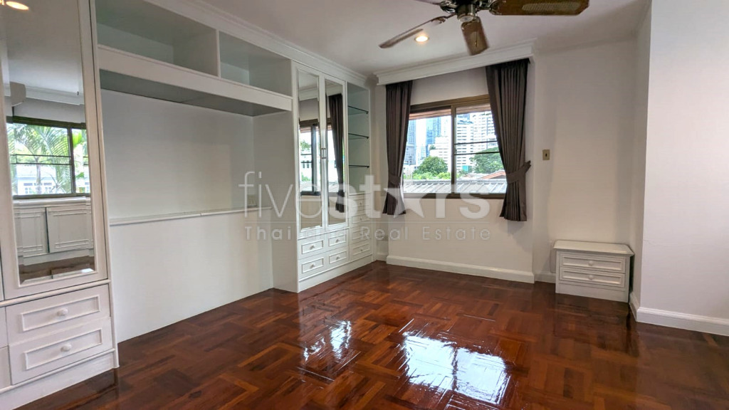 Detached house in a quiet neighborhood of Sukhumvit, near Thonglor, photo 11