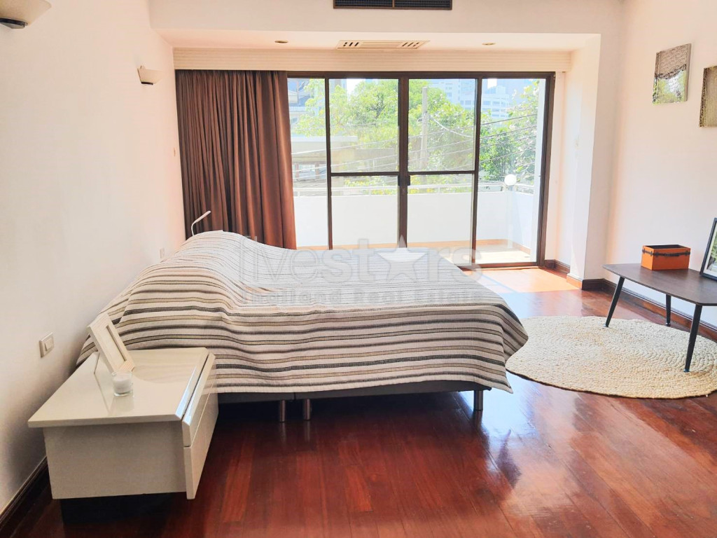 Maison de ville 4 étages à louer proche de Phrom Phong, Sukhumvit 26, photo 9