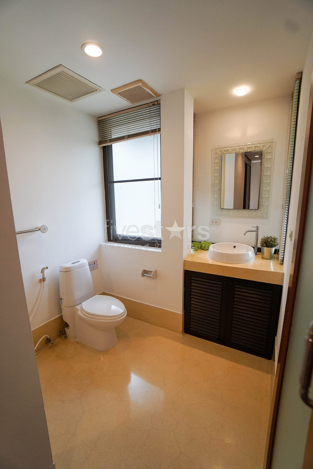 3 bedrooms Villa for rent in Phrompong area close to BTS, photo 18