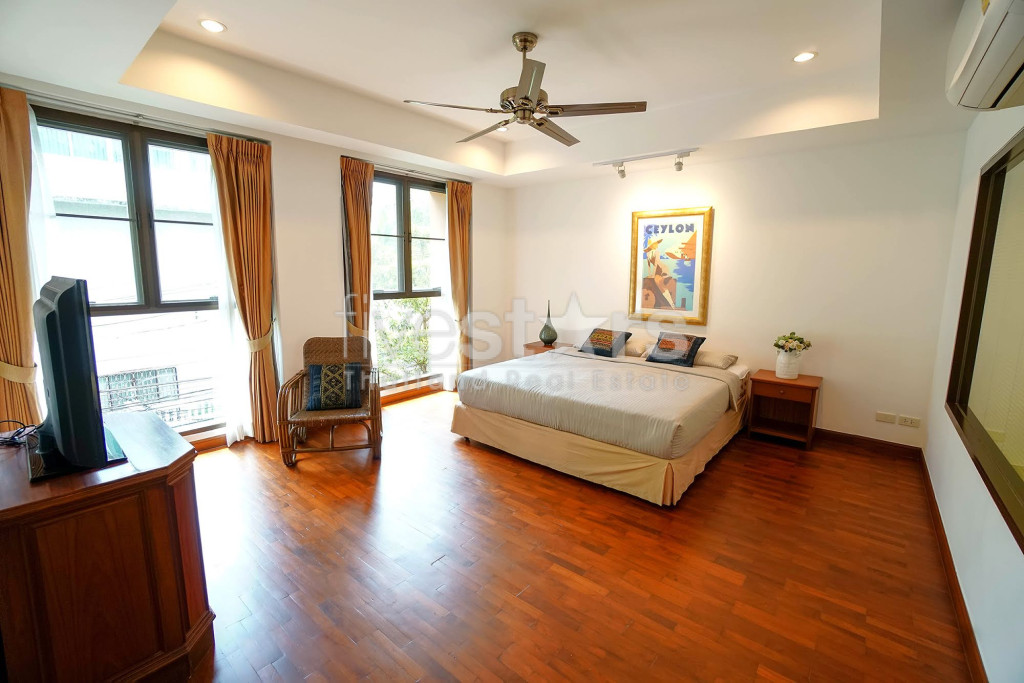 3 bedrooms Villa for rent in Phrompong area close to BTS, photo 9