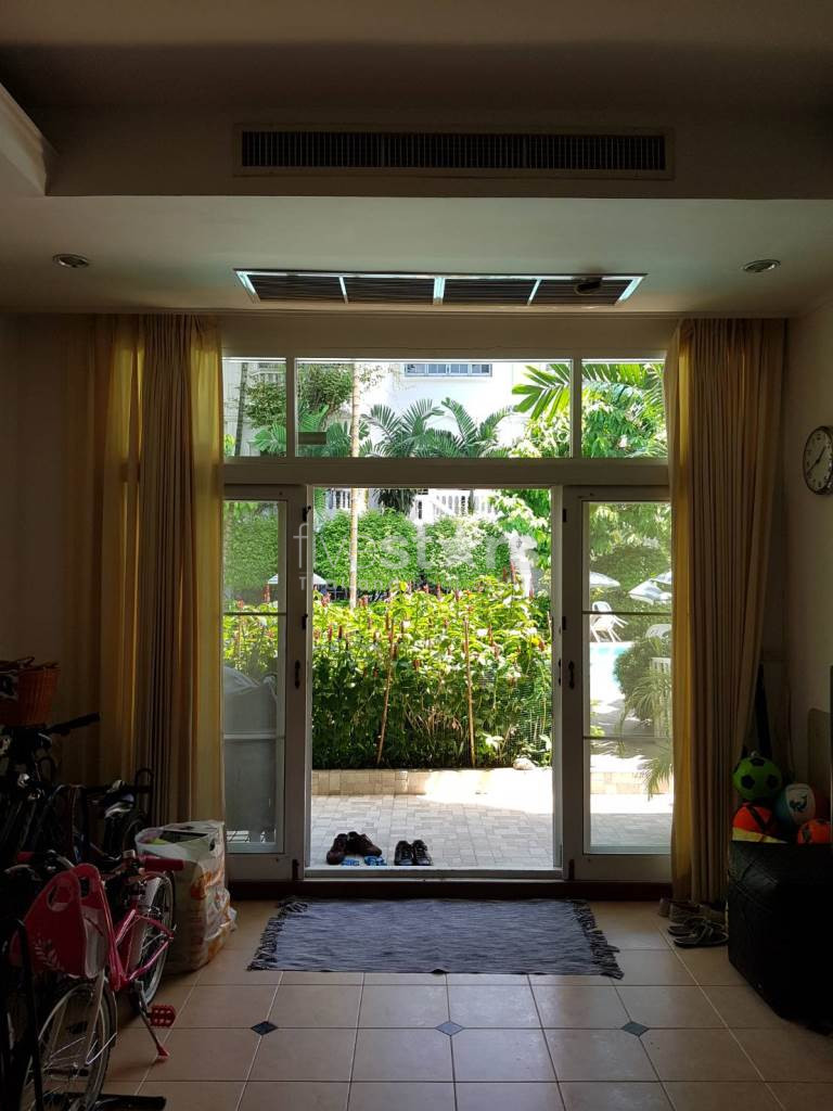 3-bedroom Townhouse in compound for rent on Phrom Phong, photo 4