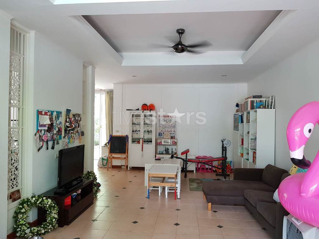 3-bedroom Townhouse in compound for rent on Phrom Phong, photo 6