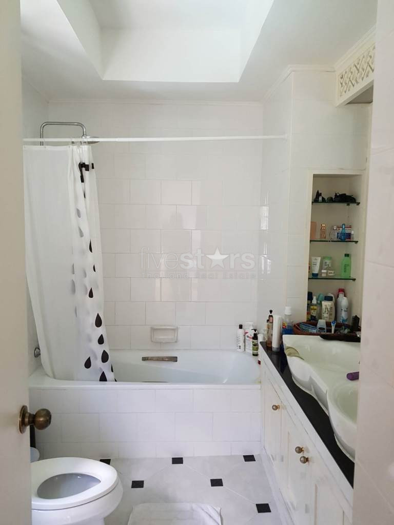 3-bedroom Townhouse in compound for rent on Phrom Phong, photo 15
