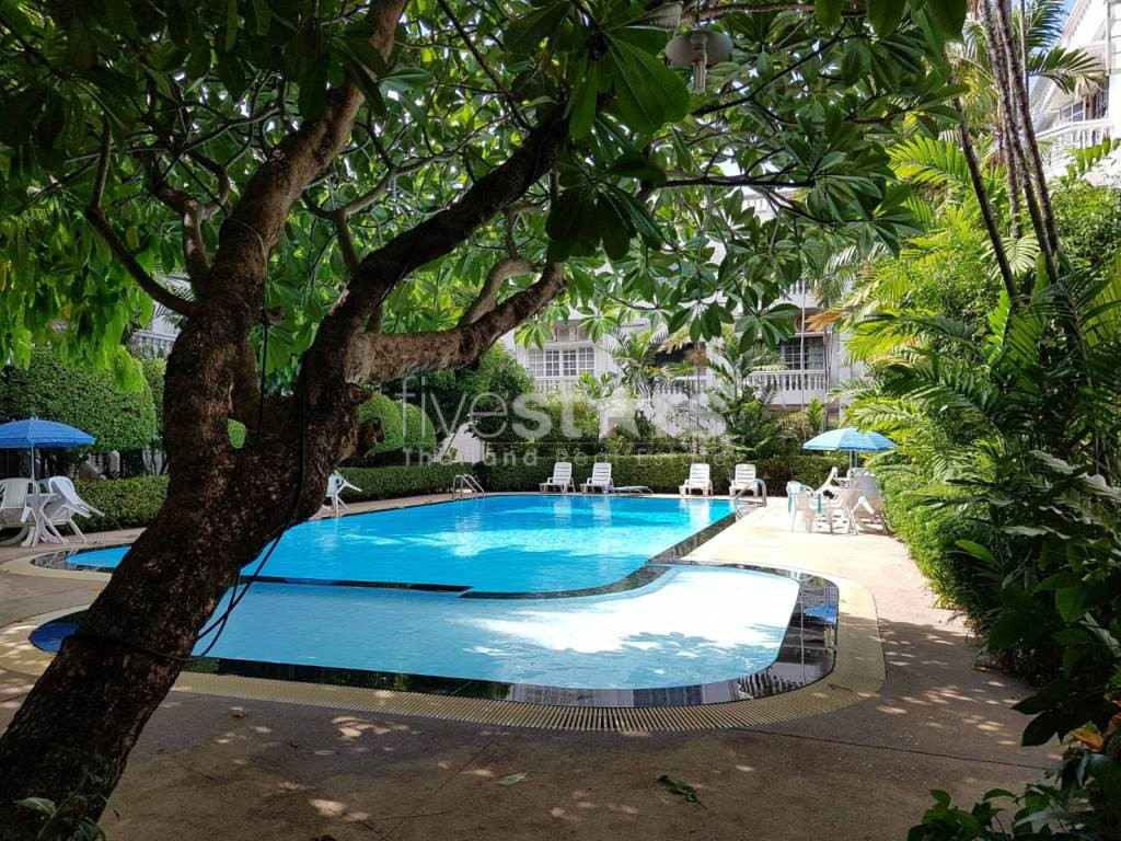 3-bedroom Townhouse in compound for rent on Phrom Phong, photo 9