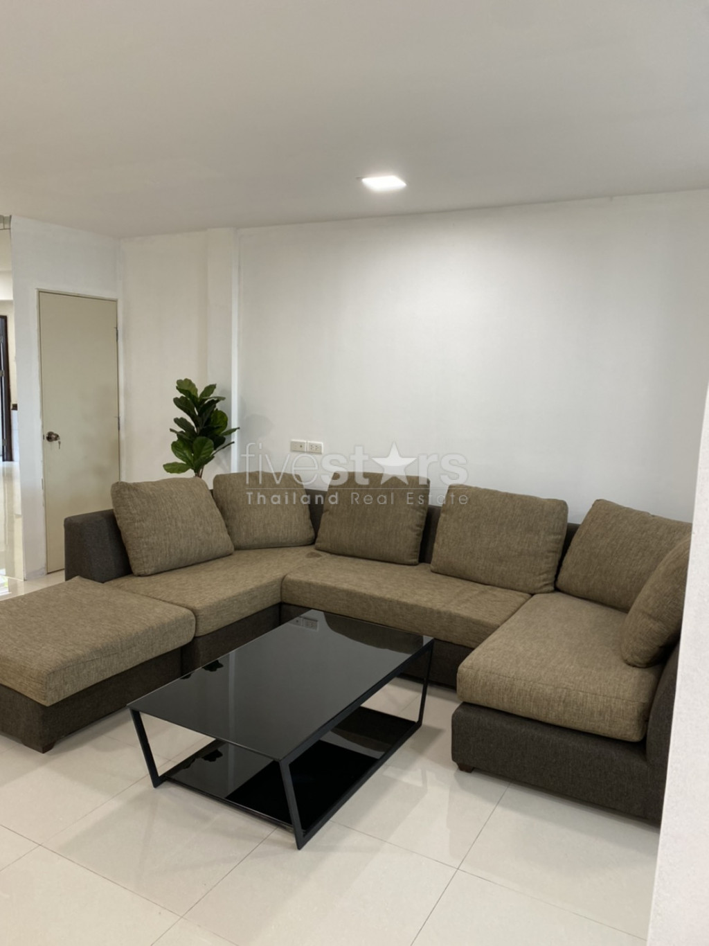 3 bedroom townhouse for rent on Phrom Phong, photo 2