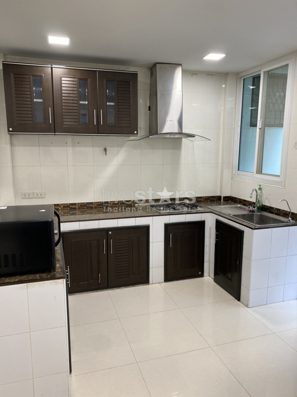 3 bedroom townhouse for rent on Phrom Phong, photo 6