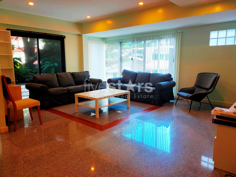 For rent townhouse 3 bedrooms near the park and BTS Phromphong, photo 2