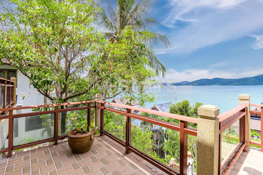 Maison à vendre à Phuket surplombant la baie d'Ao Yon à Panwa, photo 2