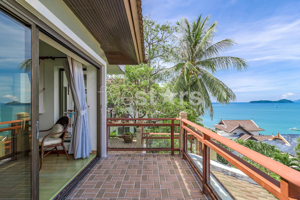 Maison à vendre à Phuket surplombant la baie d'Ao Yon à Panwa, photo 3