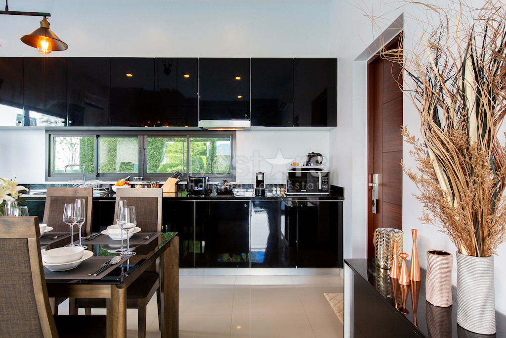 2 bedroom villa for sale walking distance to Nai Harn beach, photo 6