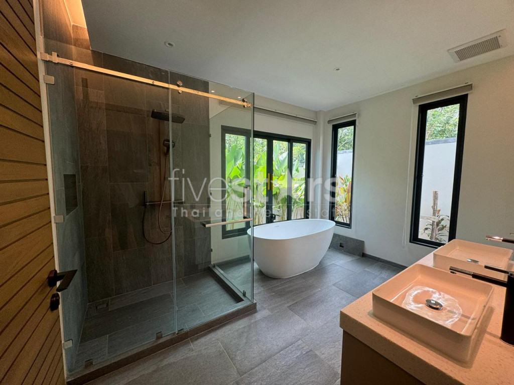 Tropical style villa for sale close to Nai Harn Beach, photo 2