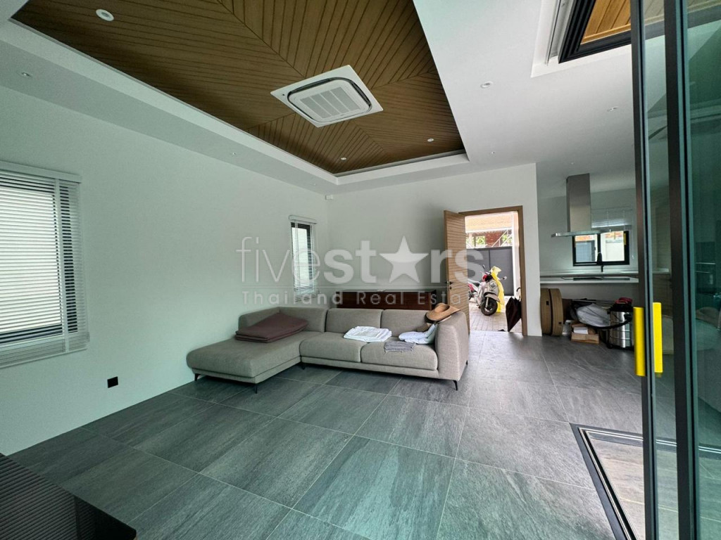 Tropical style villa for sale close to Nai Harn Beach, photo 8
