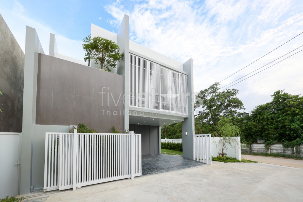 Pool villa for sale at Chalong, photo 2