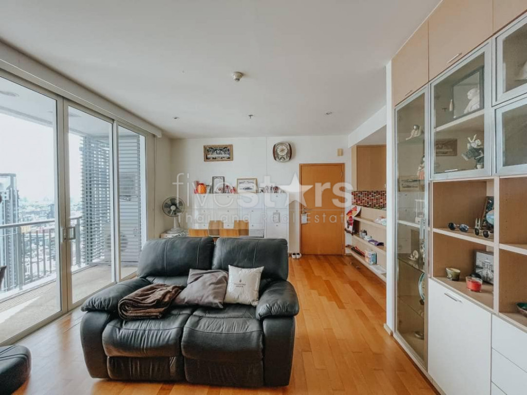 Modern 2- Bedroom for sale on Phayathai