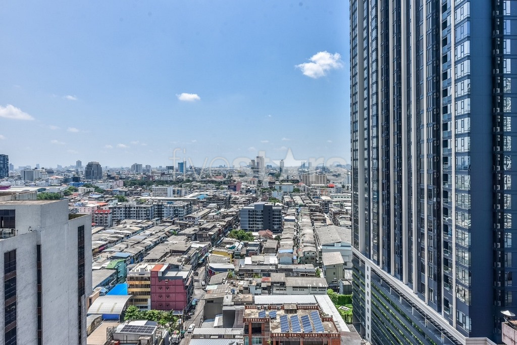 2-bedroom duplex condo for sale close to BTS Ratchathewi, photo 2