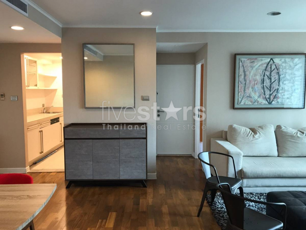 2 bedroom condominium for rent close to BTS Ploenchit