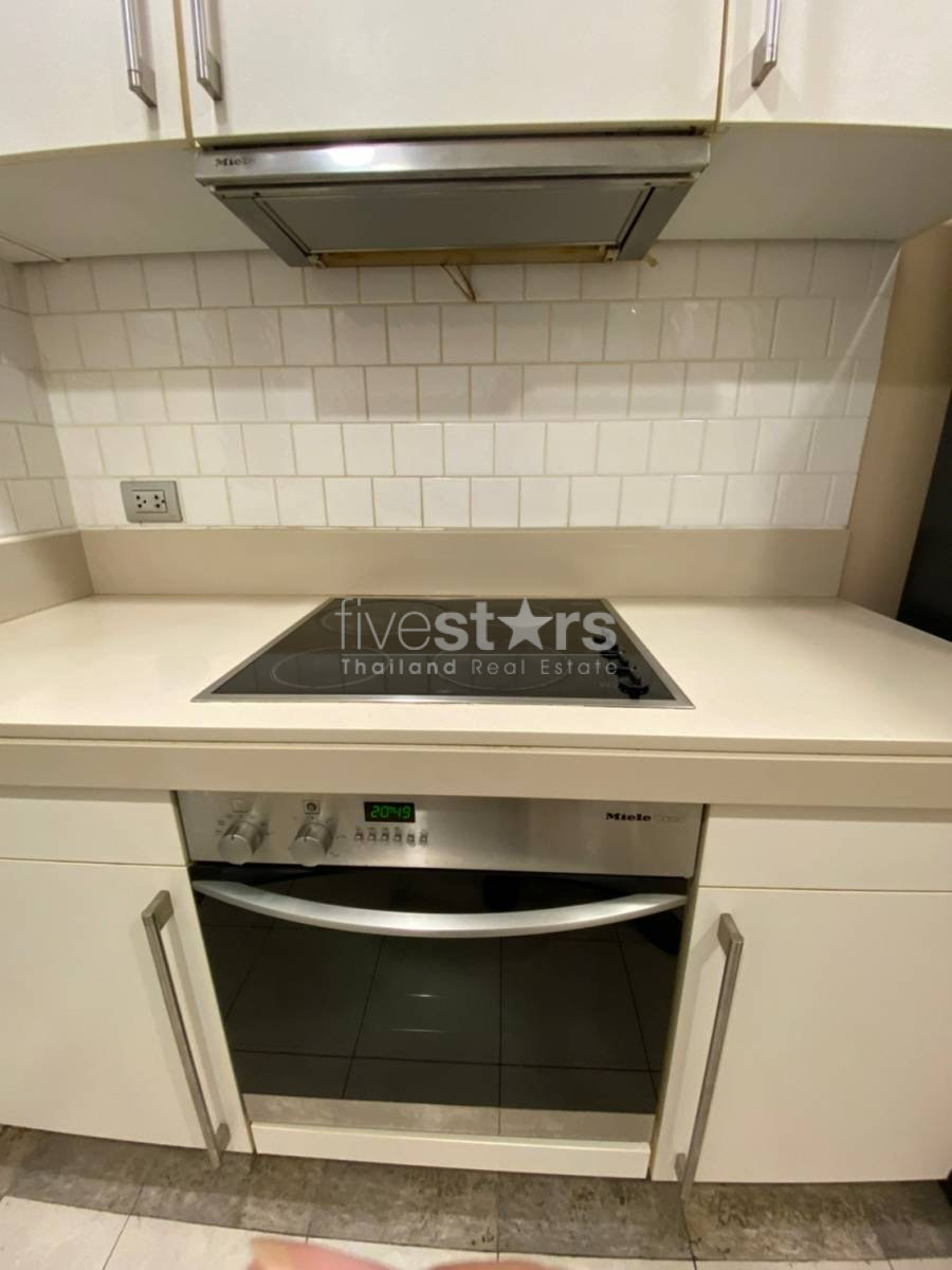 2 bedroom condominium for rent close to BTS Ploenchit, photo 6