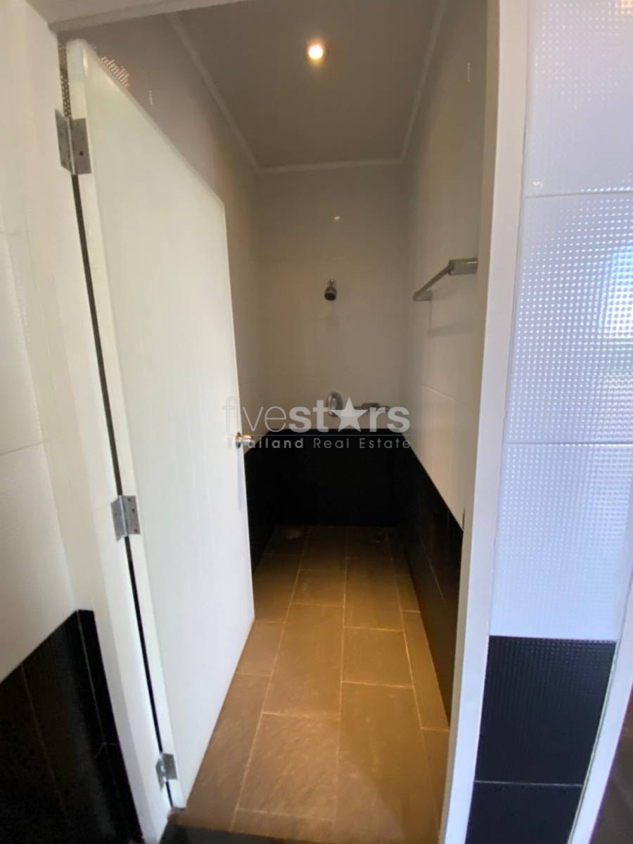 2 bedroom condominium for rent close to BTS Ploenchit, photo 10