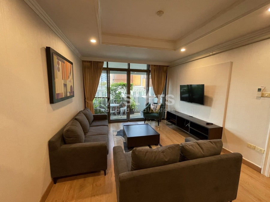 Large 3 bedrooms condo for rent near BTS Ploenchit, photo 2