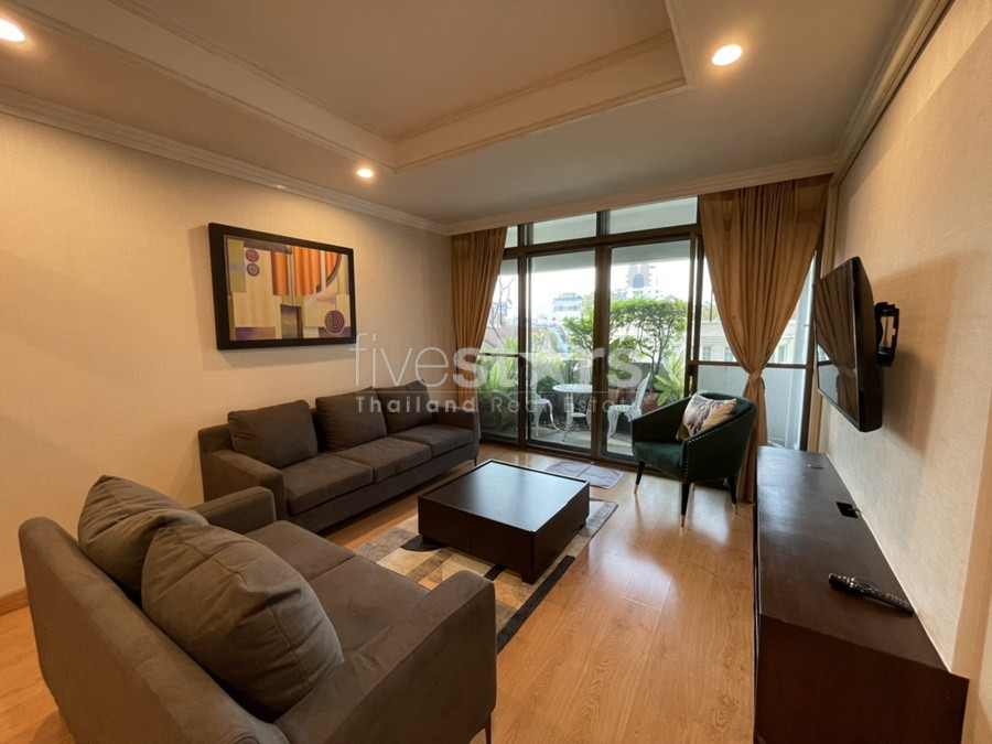 Large 3 bedrooms condo for rent near BTS Ploenchit
