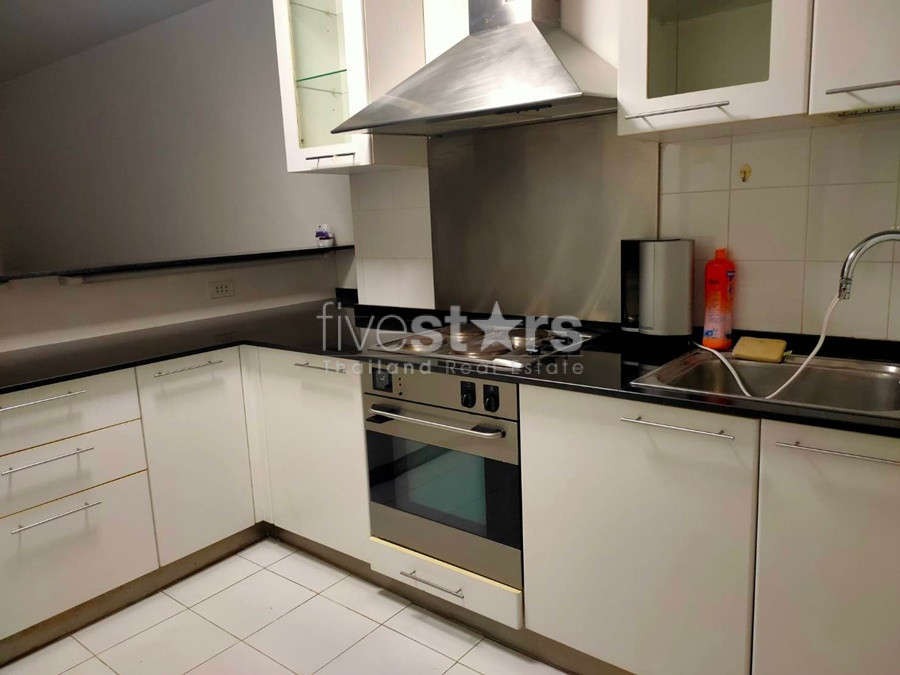 Condo duplex 2 bedrooms with large balcony for rent near BTS Chidlom, photo 8