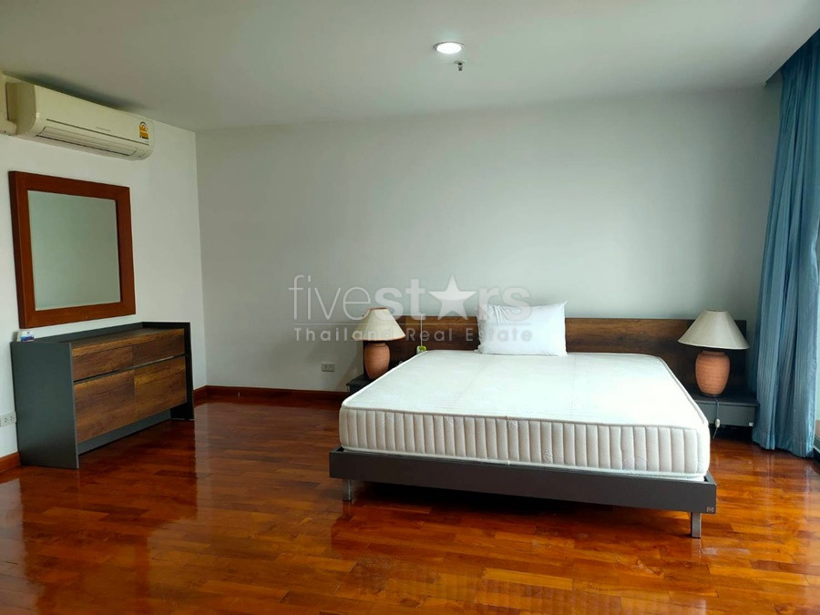 Condo duplex 2 bedrooms with large balcony for rent near BTS Chidlom, photo 10