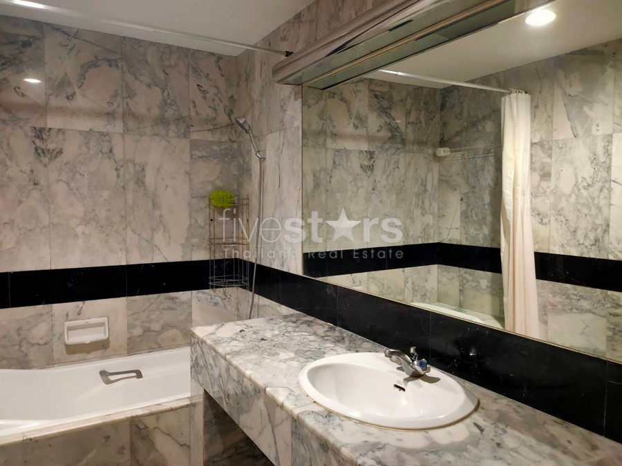 Condo duplex 2 bedrooms with large balcony for rent near BTS Chidlom, photo 16