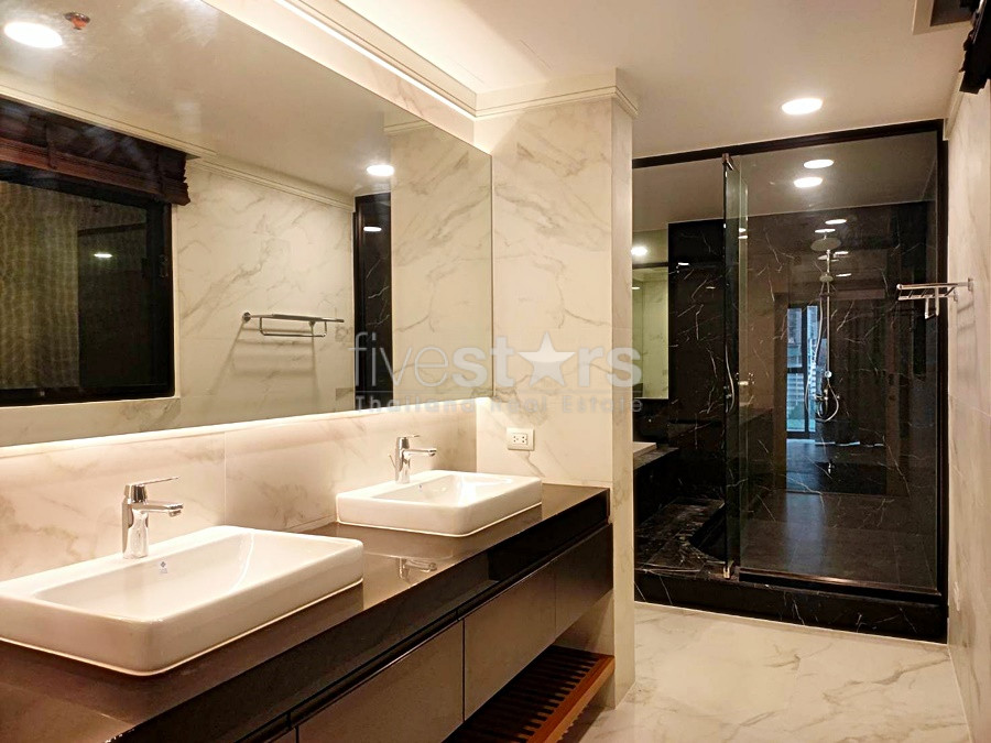 Spacious renovated condo penthouse 3 bedrooms for rent near BTS Chidlom, photo 9