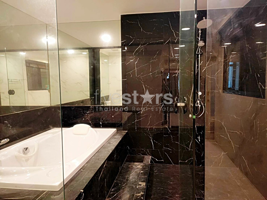 Spacious renovated condo penthouse 3 bedrooms for rent near BTS Chidlom, photo 10