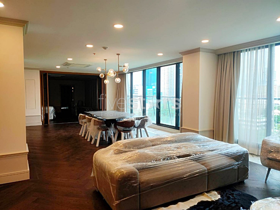 Spacious renovated condo penthouse 3 bedrooms for rent near BTS Chidlom, photo 3