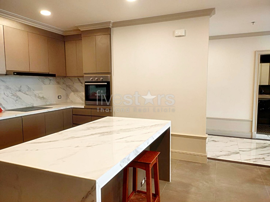 Spacious renovated condo penthouse 3 bedrooms for rent near BTS Chidlom, photo 5