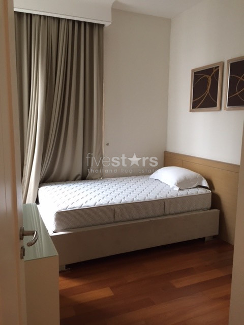2-bedroom spacious condo for rent close to Chit Lom BTS Station, photo 3