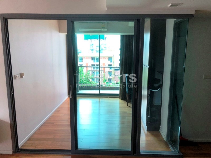 Condo de 2 chambres à louer près de la station BTS Phloen Chit, photo 4