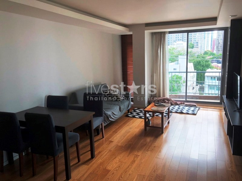 Condo de 2 chambres à louer près de la station BTS Phloen Chit