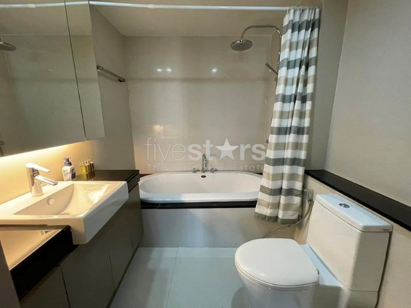 Moderne 2-Chambre à louer sur Ploenchit, photo 6