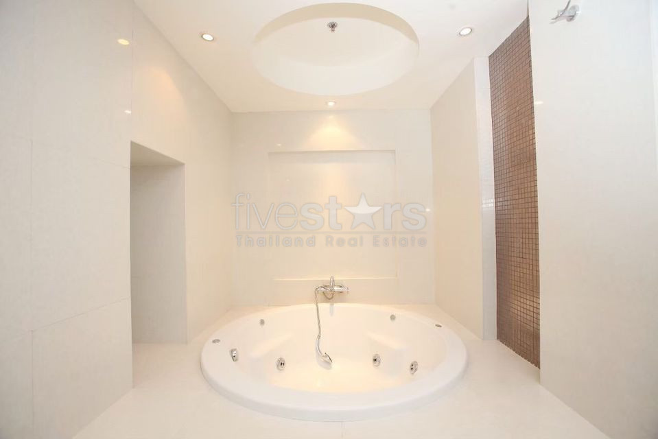 Penthouse Duplex 4 - Chambre à louer sur Ploenchit, photo 19