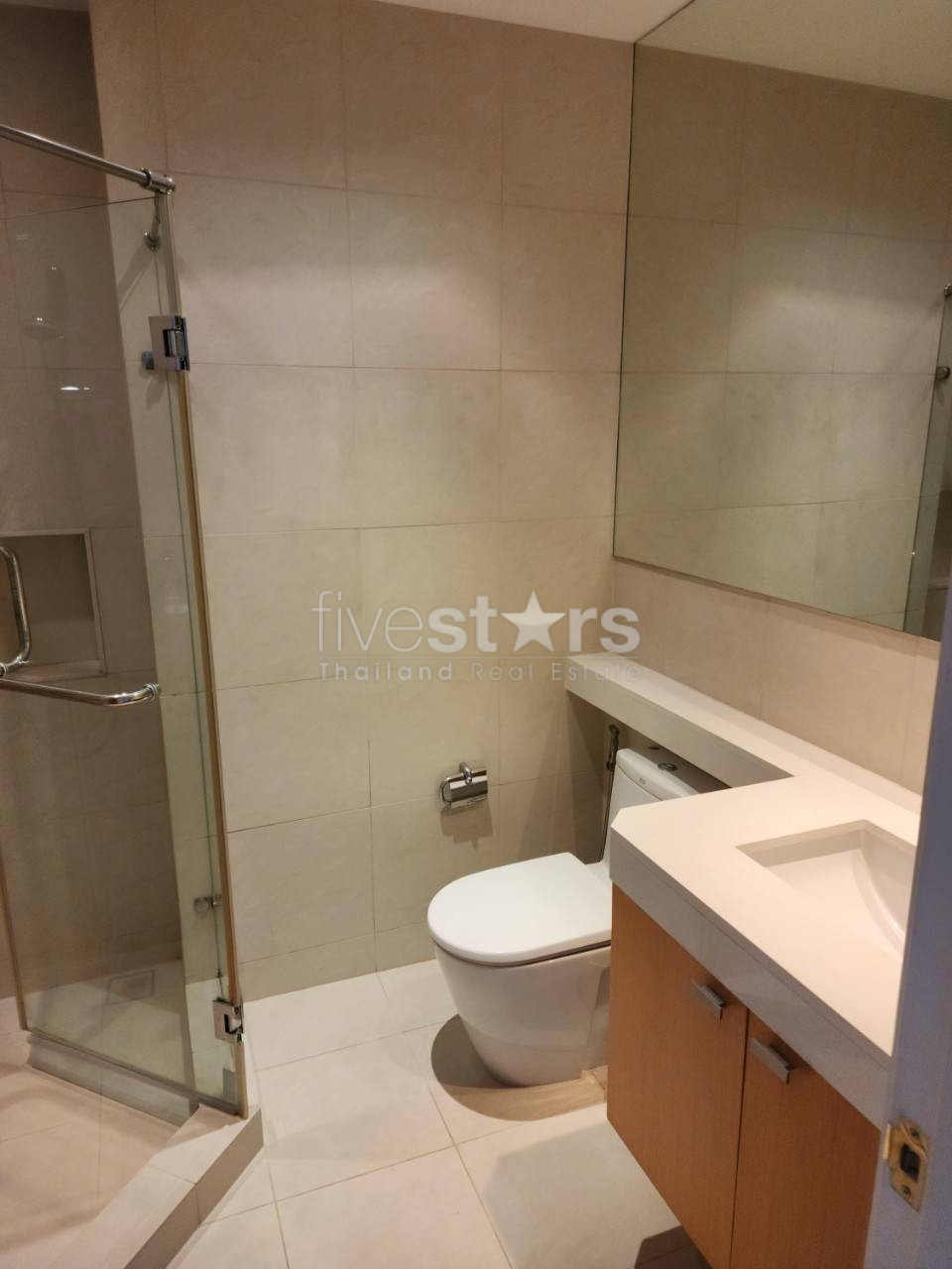Condo de 3 chambres à louer près de la station Phloen Chit BTS, photo 12