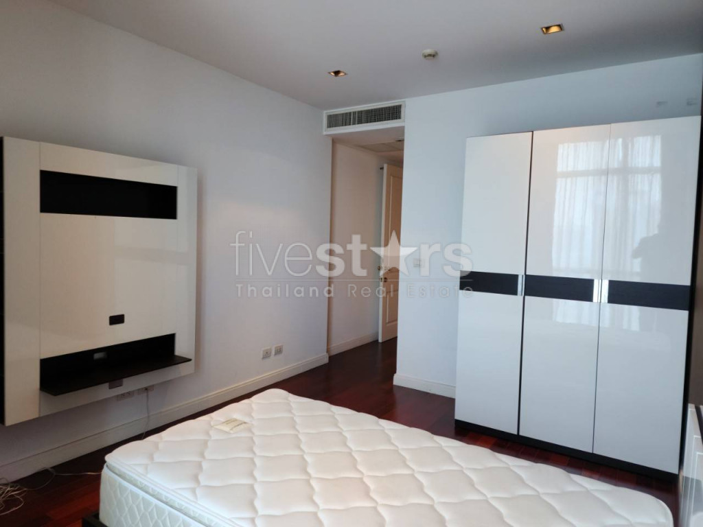 Condo de 3 chambres à louer près de la station Phloen Chit BTS, photo 9
