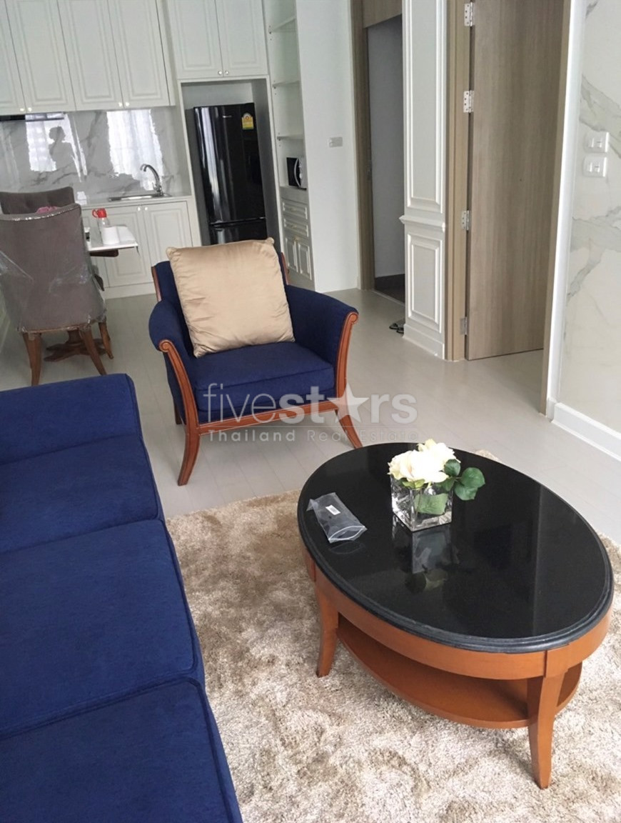 Condo 1 chambre à louer près de la station Phloen Chit BTS