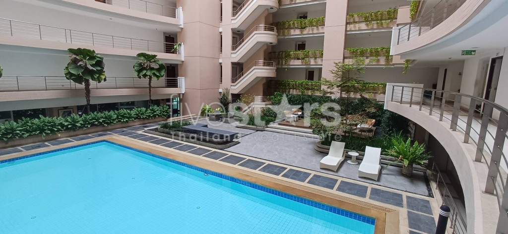 Grand condo de 2 chambres à vendre sur Ploenchit, photo 8