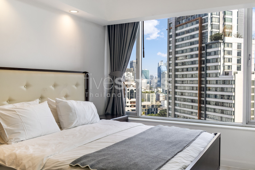 Condominium cosy de 3 chambres à louer à Ploenchit., photo 9