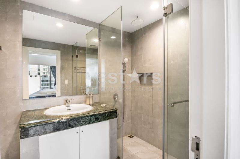 Condominium cosy de 3 chambres à louer à Ploenchit., photo 14