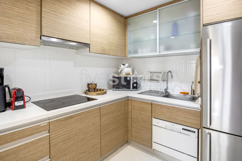 Condominium cosy de 3 chambres à louer à Ploenchit., photo 6