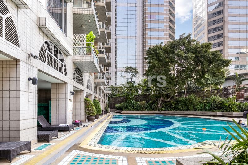 Condominium cosy de 3 chambres à louer à Ploenchit., photo 16