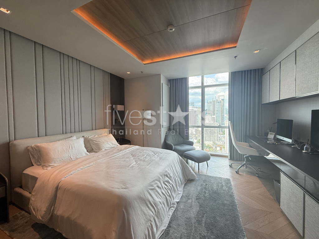Grand condominium moderne et luxueux à louer sur Ploenchit., photo 9